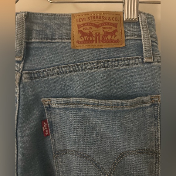 Levi's High Rise Skinny Jeans 721 Distressed Light Wash Size 26 - Picture 5 of 8